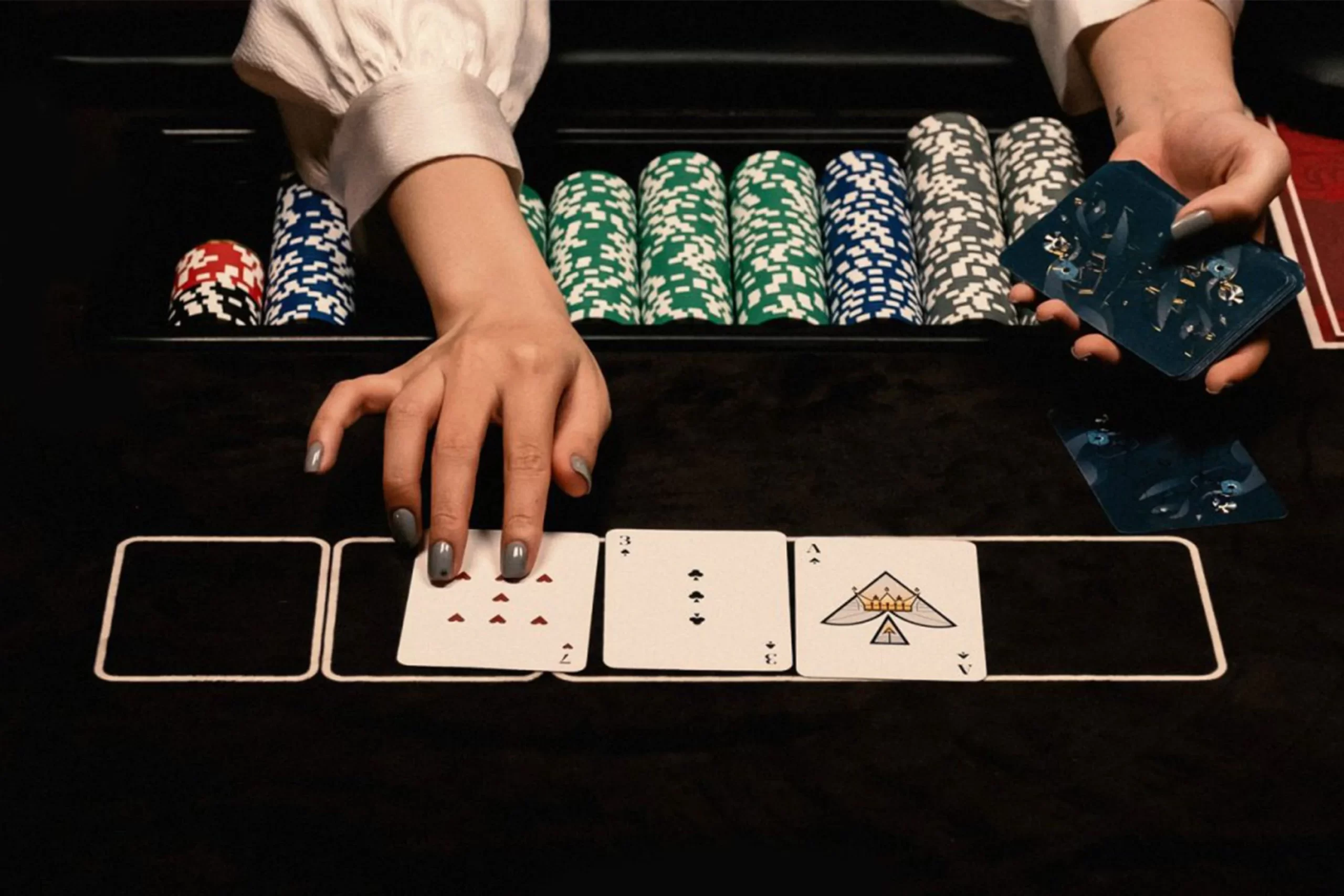 Độ mạnh yếu của những cách sắp xếp bài trong Poker Nhatvip